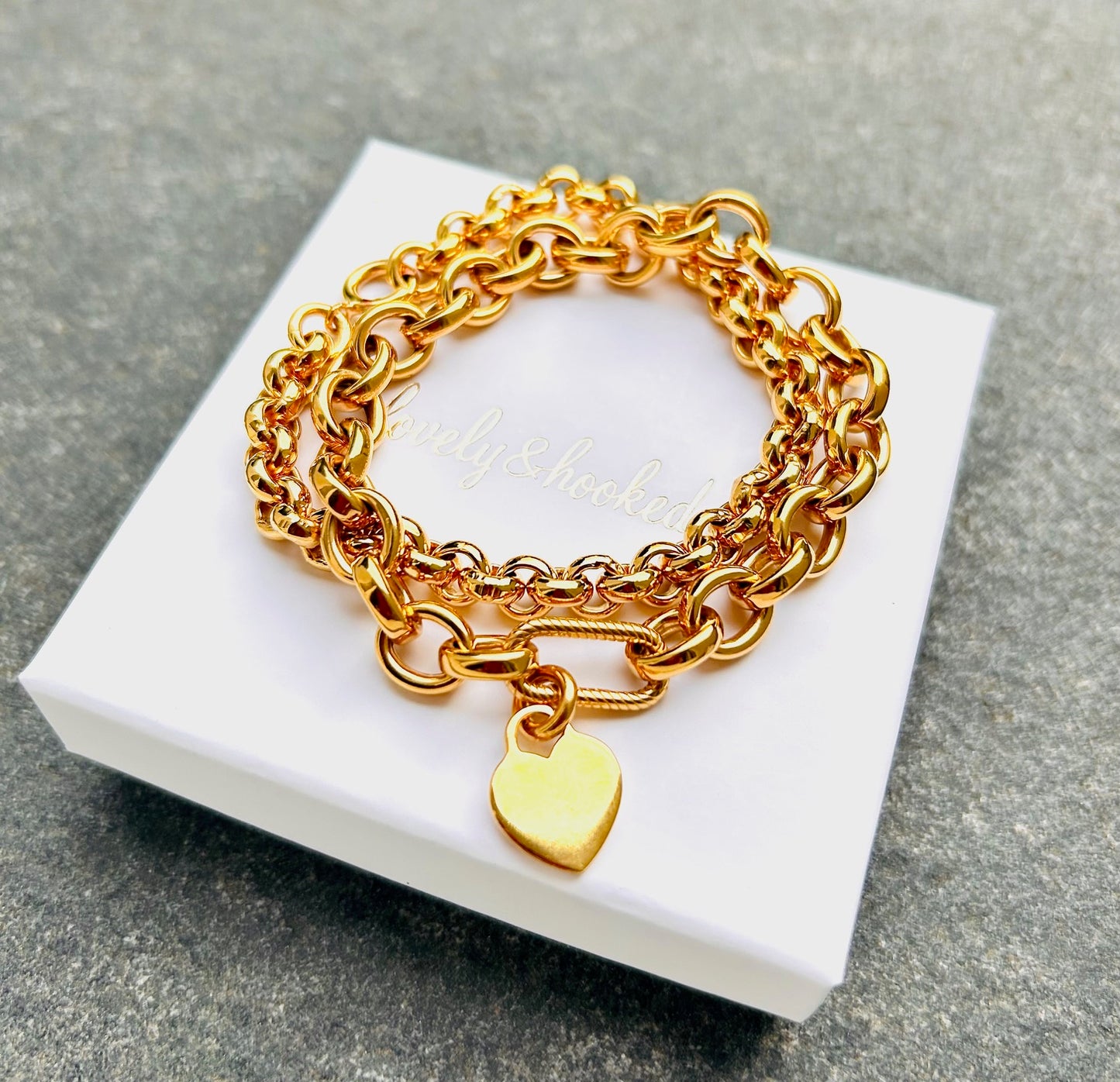 Großes Gliederarmband mit Herzanhänger