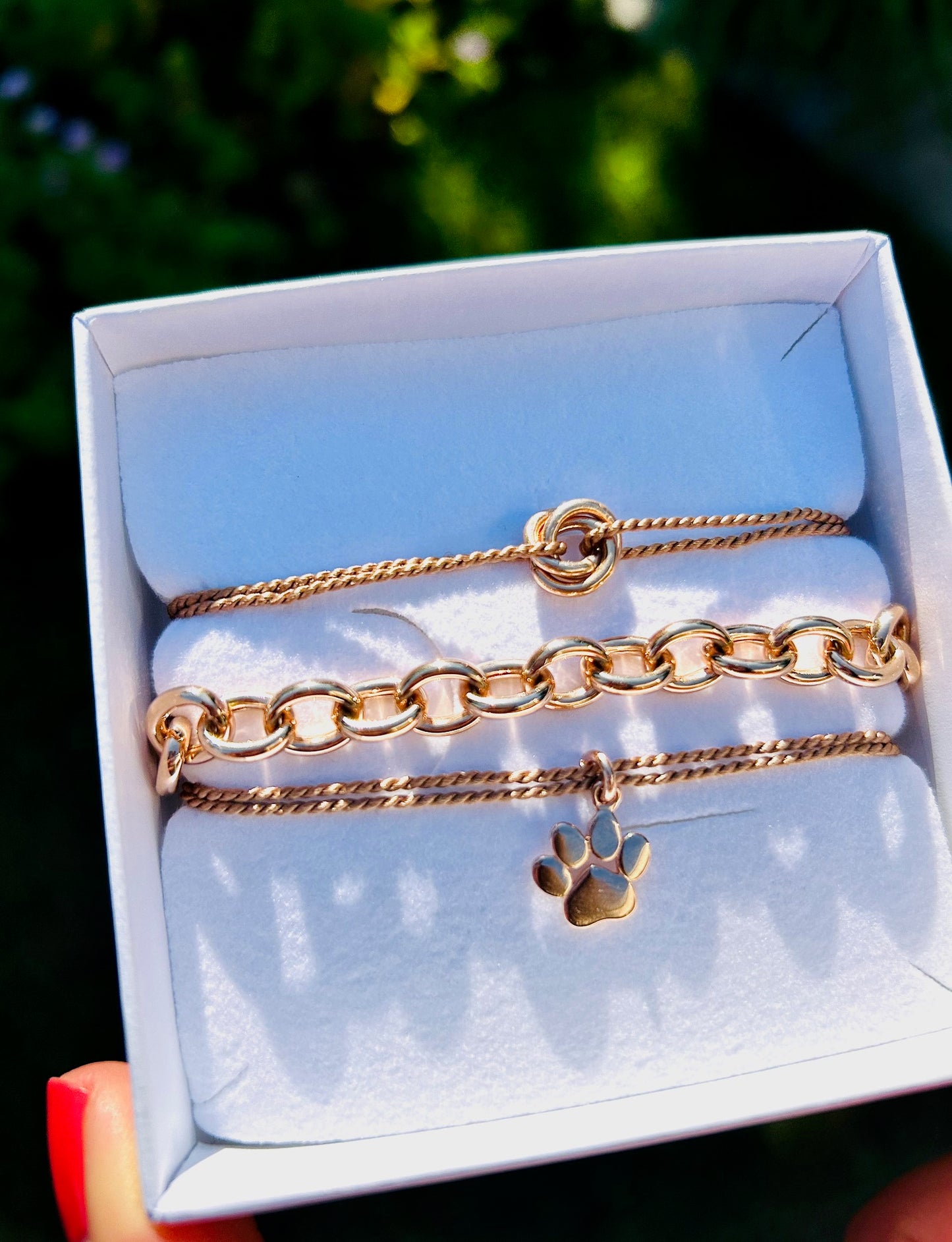 Goldarmband mit Pfotenanhänger